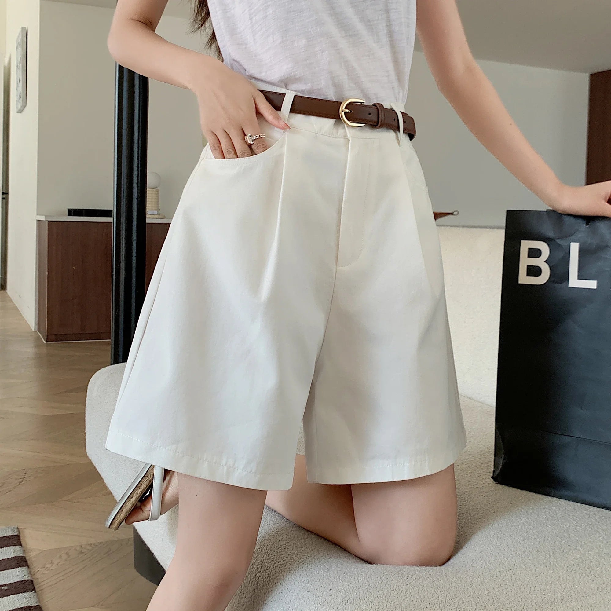 High Waist Summer Cotton Linen Women's Workwear Cargo Shorts Casual Loose Wide Leg Pants Fashionable Short Pants 2024 New